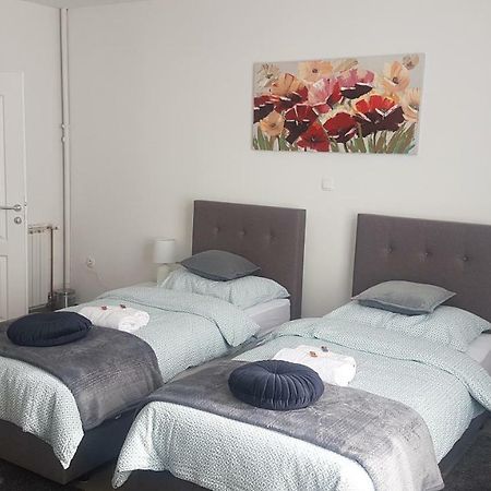 Marko Airport Rooms เวลิคาโกริตซา ภายนอก รูปภาพ