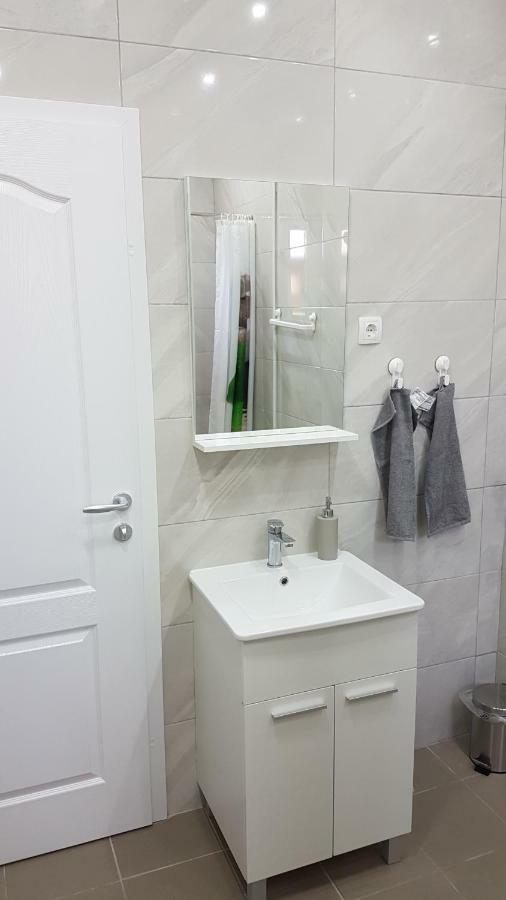 Marko Airport Rooms เวลิคาโกริตซา ภายนอก รูปภาพ