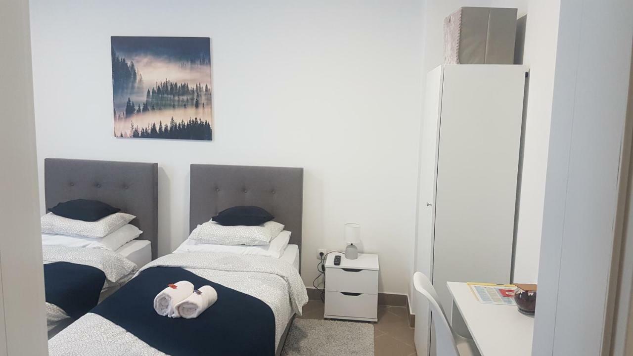 Marko Airport Rooms เวลิคาโกริตซา ภายนอก รูปภาพ
