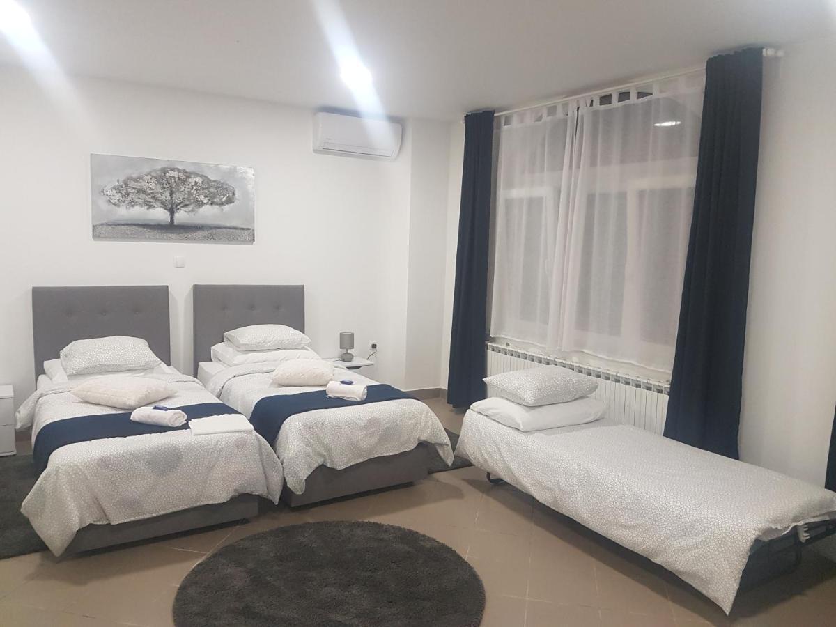 Marko Airport Rooms เวลิคาโกริตซา ภายนอก รูปภาพ